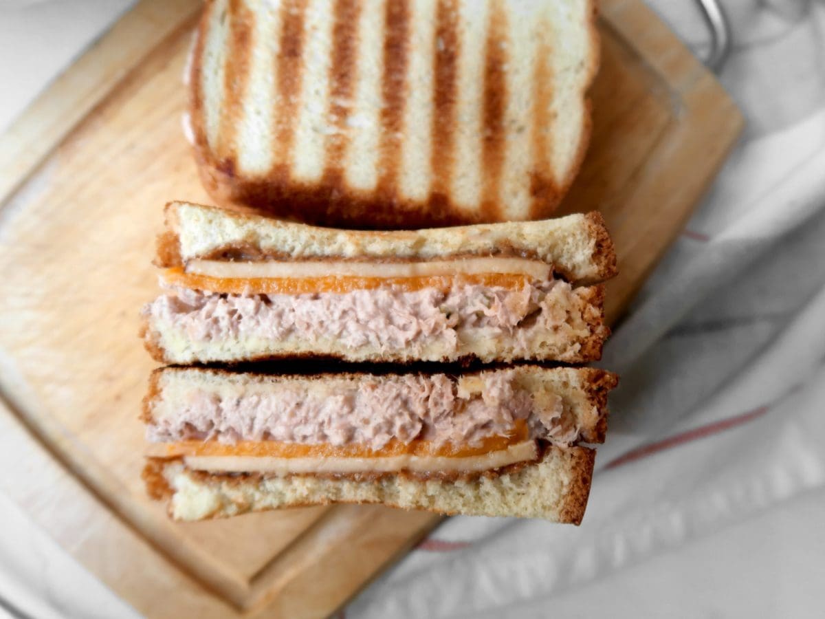 tuna_sandwich1-jpg